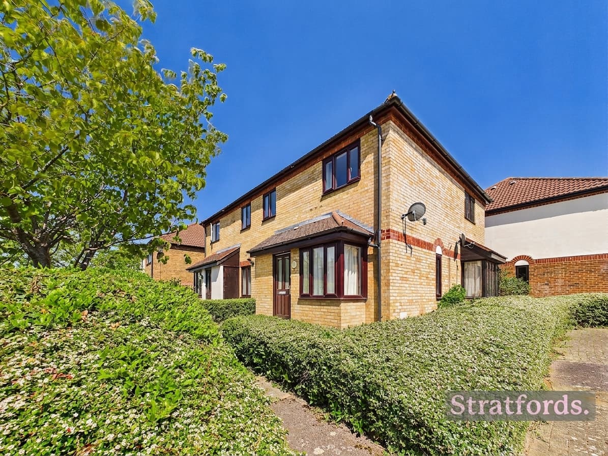 Groundsel Close, Walnut Tree, MK7