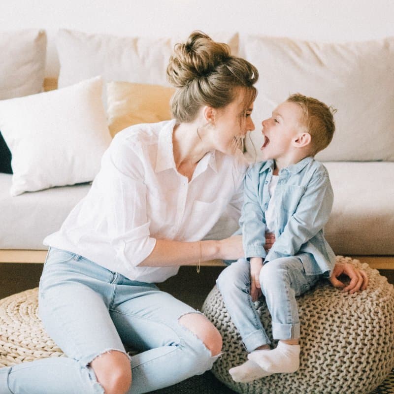 <span style="color:hsl(306,84%,88%);">Local</span>