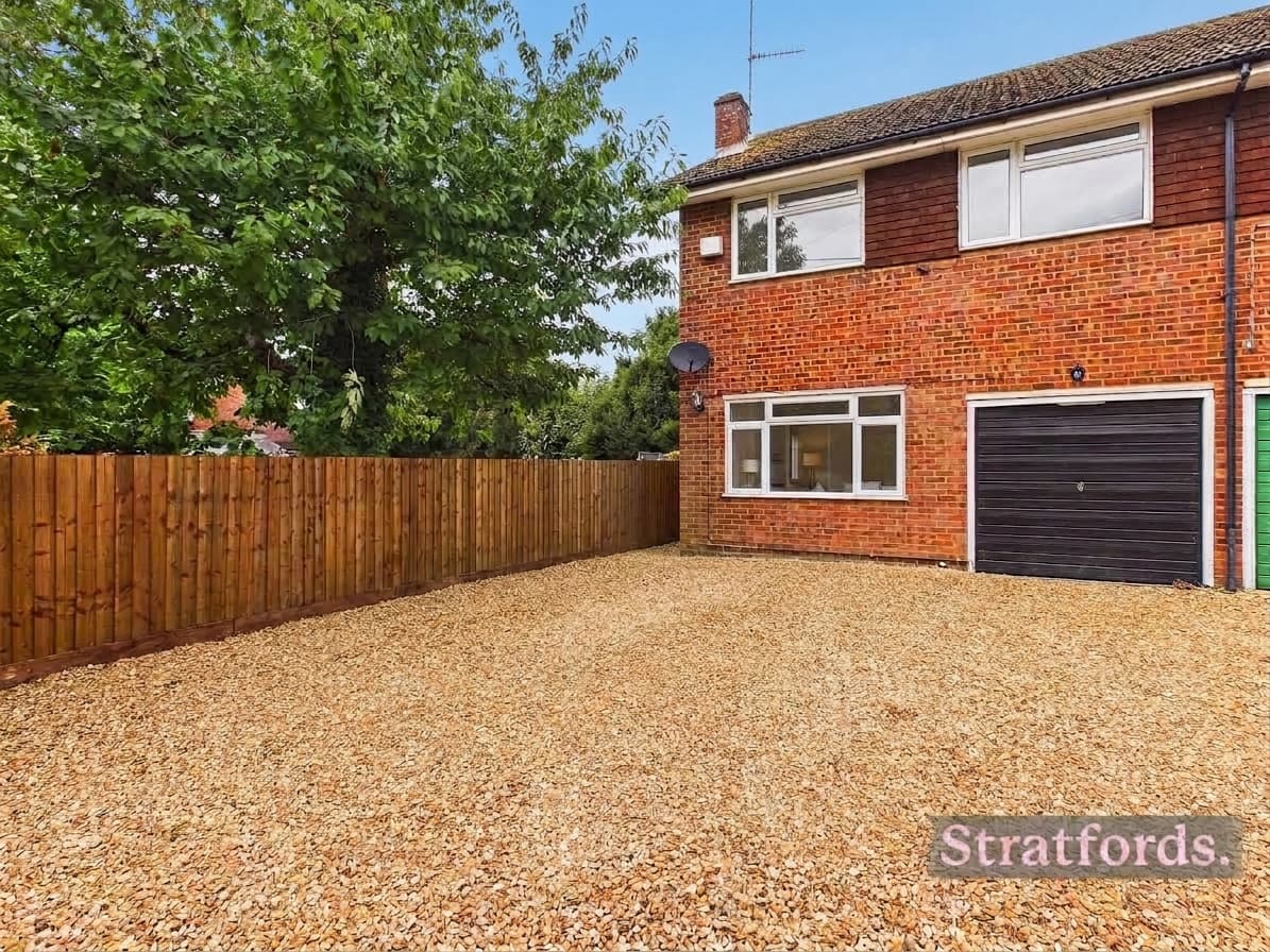 Hardwick Road, Woburn Sands, MK17